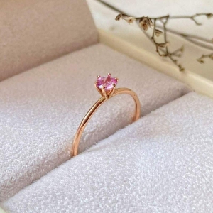 Anel solitário rosa
