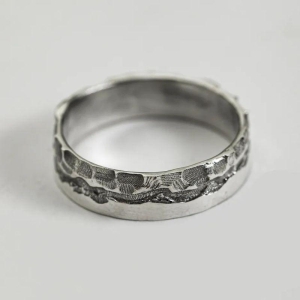 Anel Rústico de bolinha de zirconia prateado